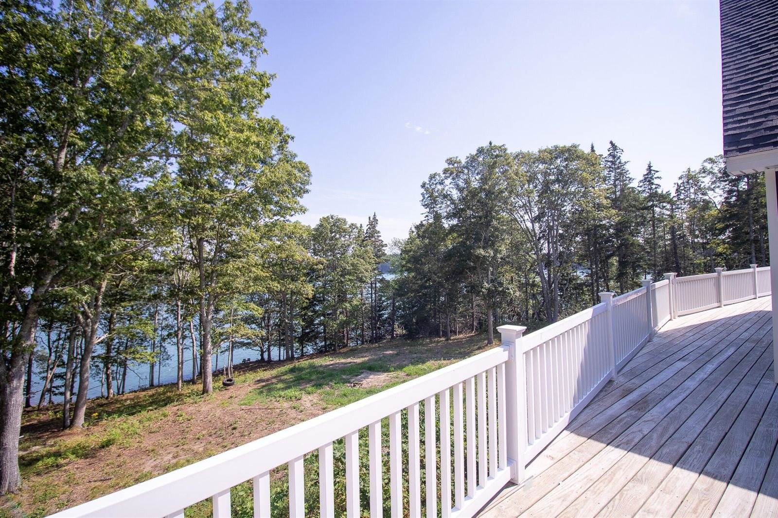 36 Treasure Ln, Deer Isle, ME 04627