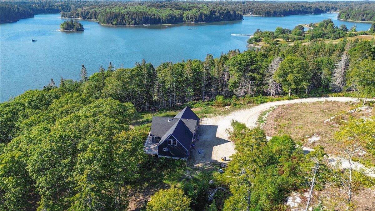 36 Treasure Ln, Deer Isle, ME 04627