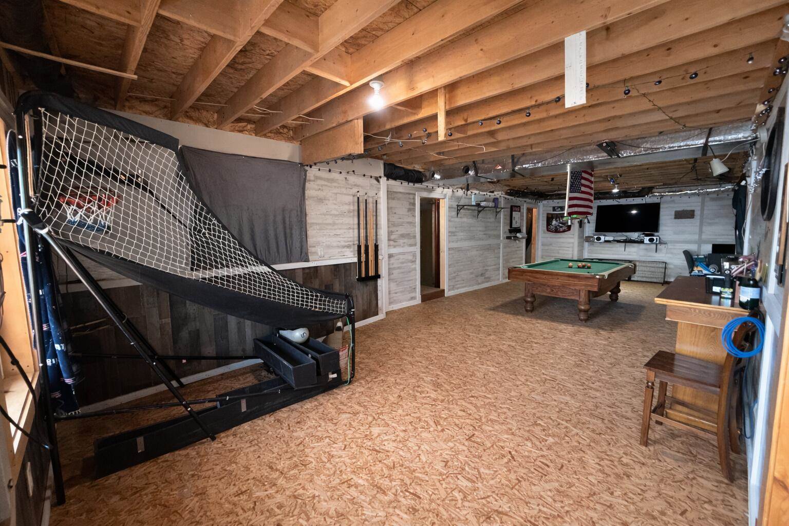 36 Treasure Ln, Deer Isle, ME 04627
