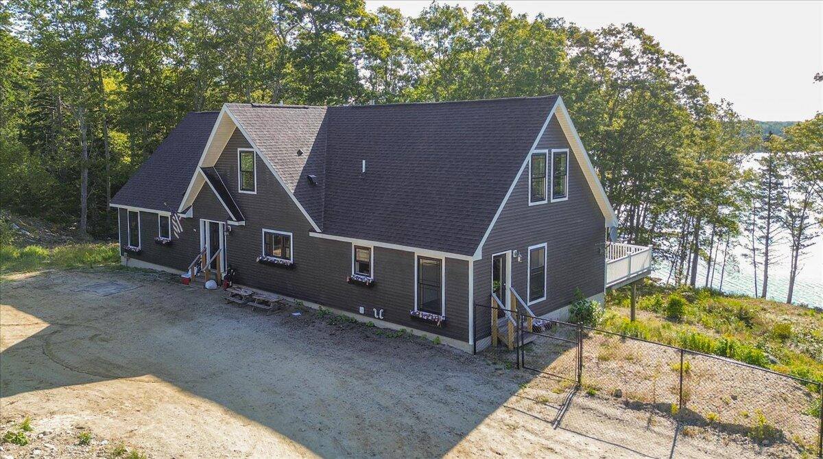 36 Treasure Ln, Deer Isle, ME 04627