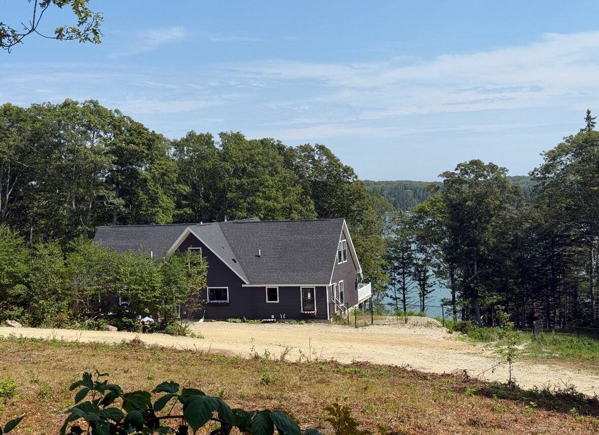 36 Treasure Ln, Deer Isle, ME 04627