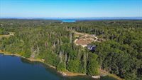 36 Treasure Ln, Deer Isle, ME 04627