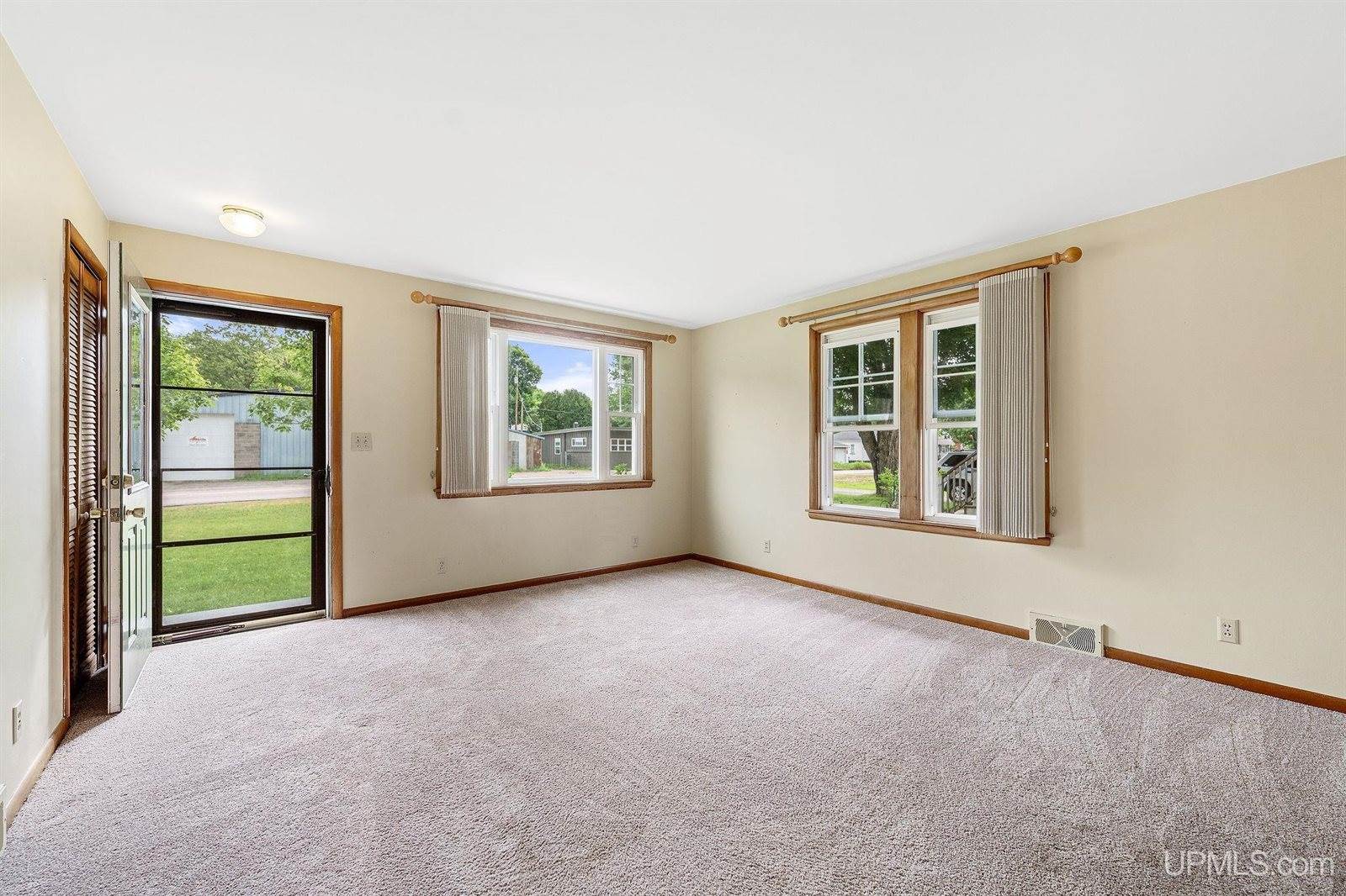 2117 Deer Lake Avenue, Ishpeming, MI 49849