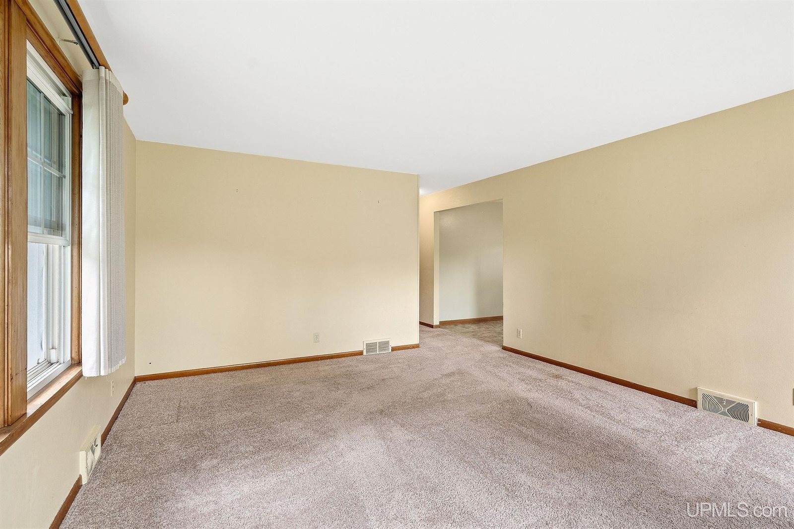 2117 Deer Lake Avenue, Ishpeming, MI 49849