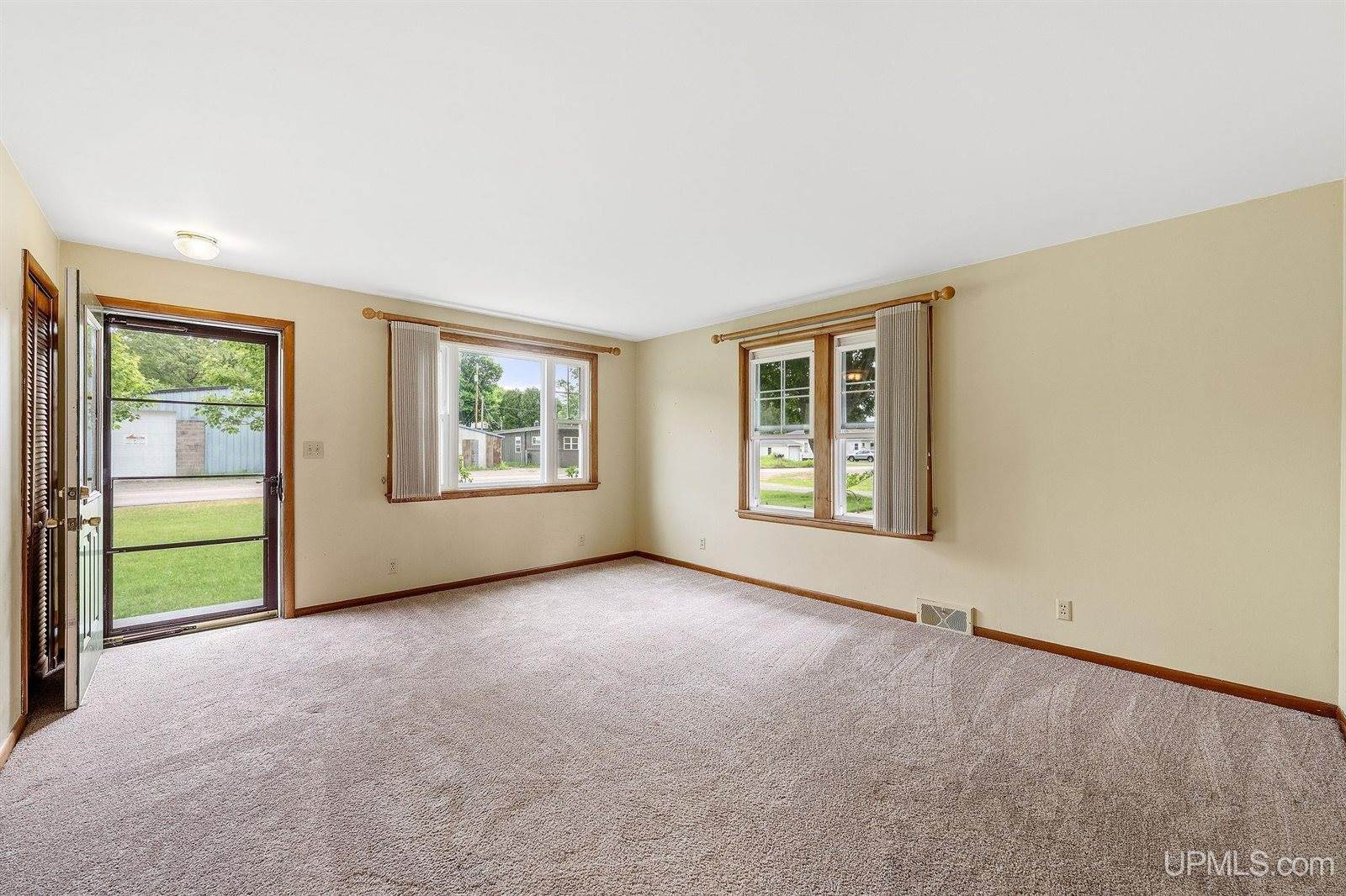 2117 Deer Lake Avenue, Ishpeming, MI 49849