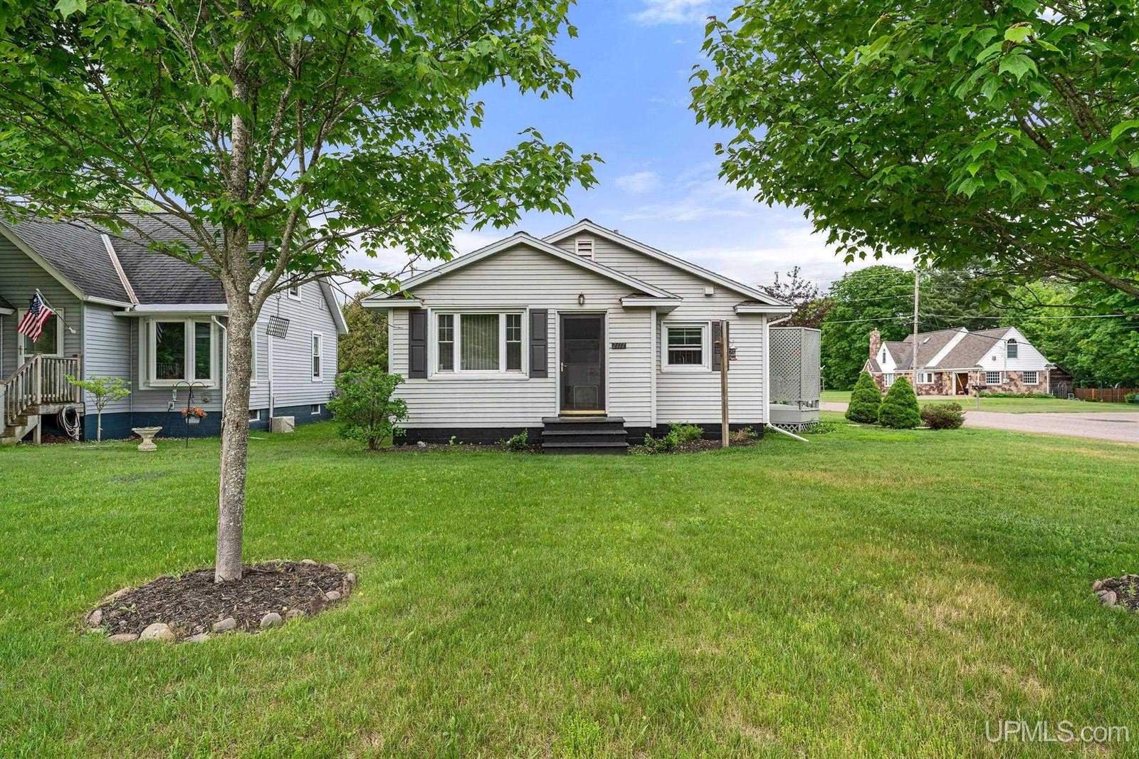 2117 Deer Lake Avenue, Ishpeming, MI 49849