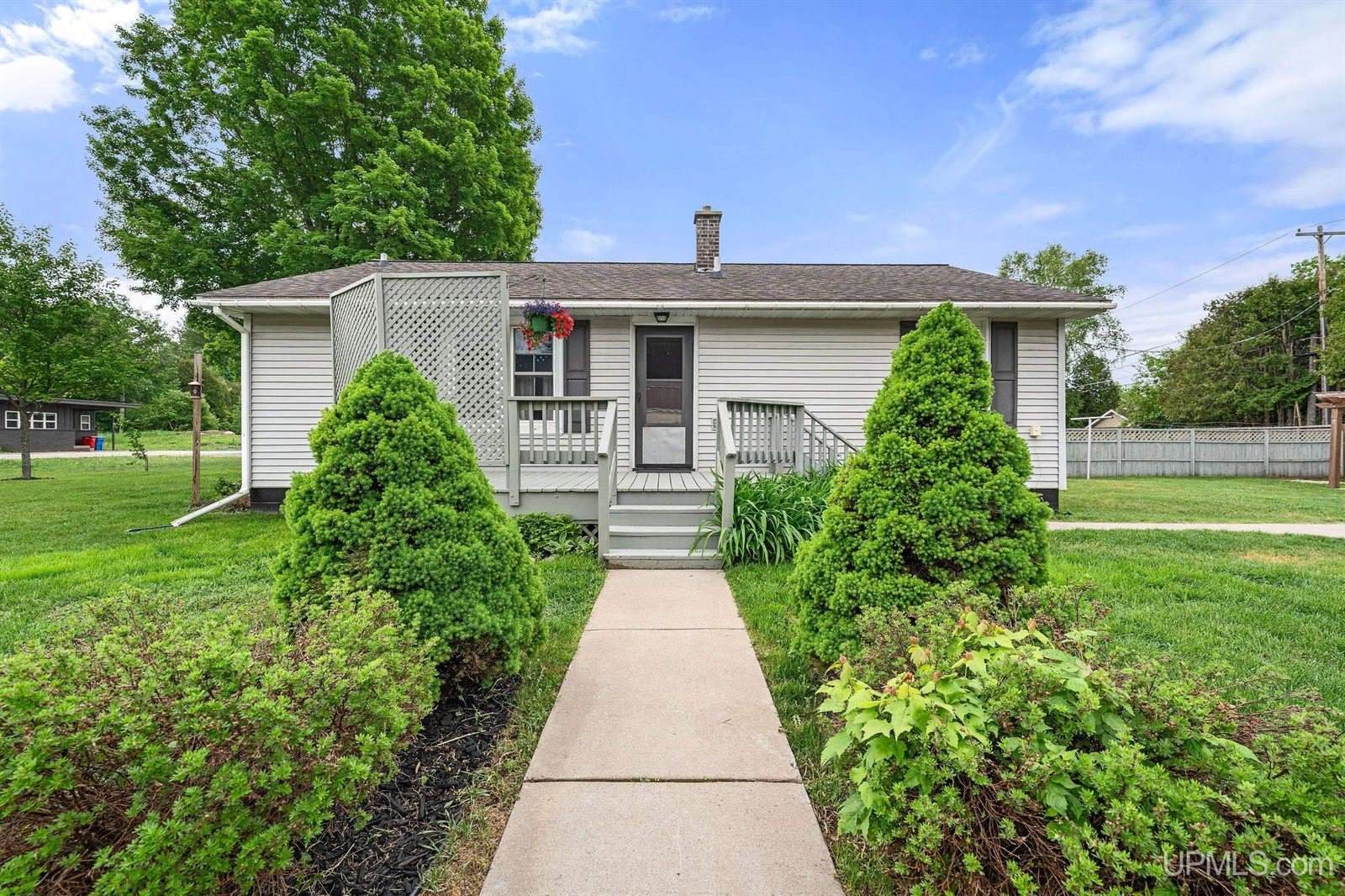 2117 Deer Lake Avenue, Ishpeming, MI 49849