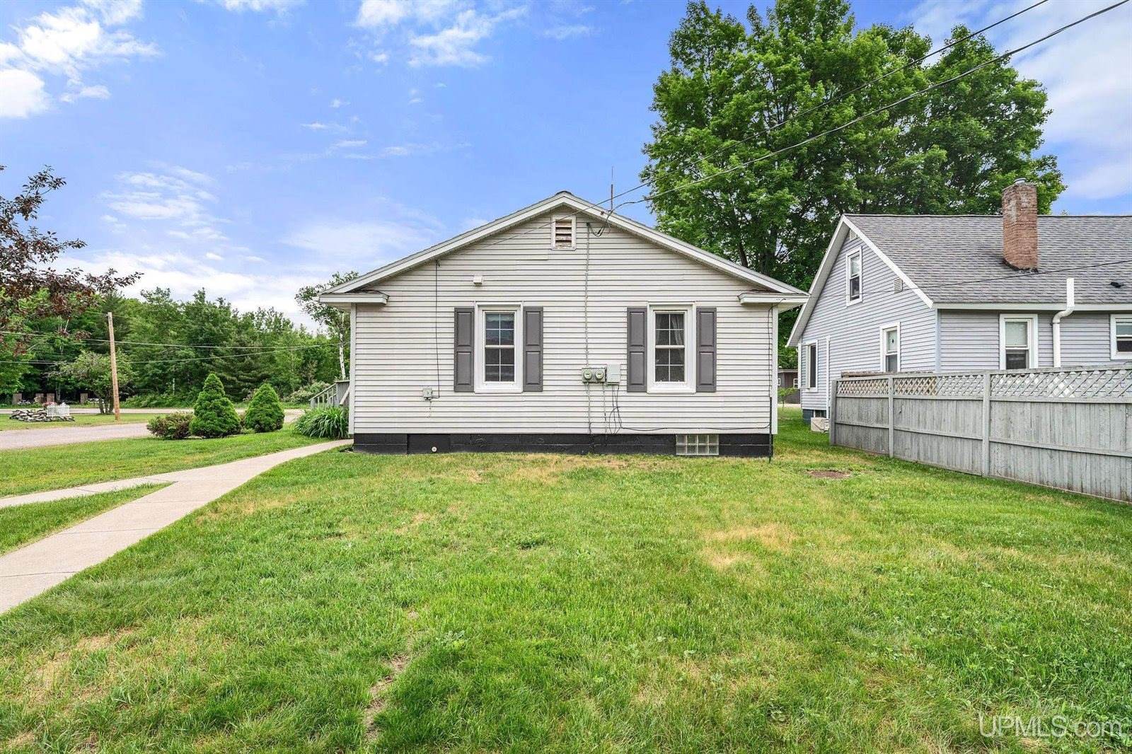 2117 Deer Lake Avenue, Ishpeming, MI 49849