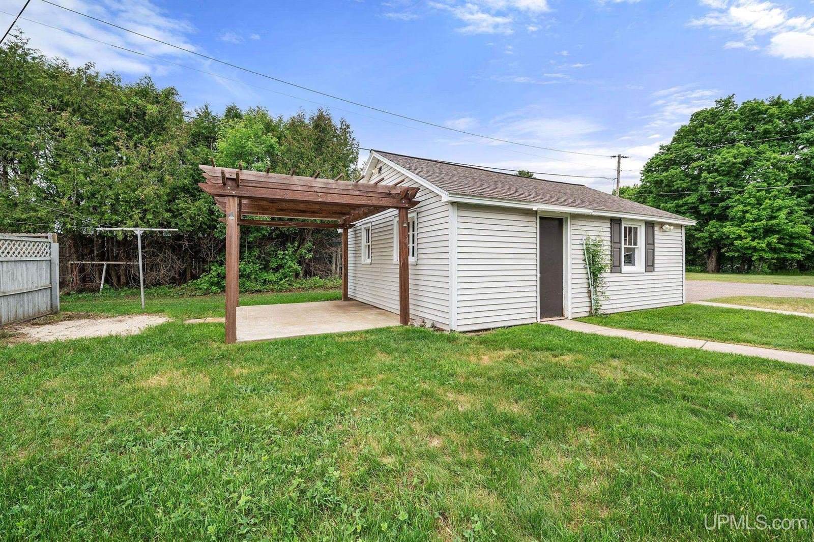 2117 Deer Lake Avenue, Ishpeming, MI 49849