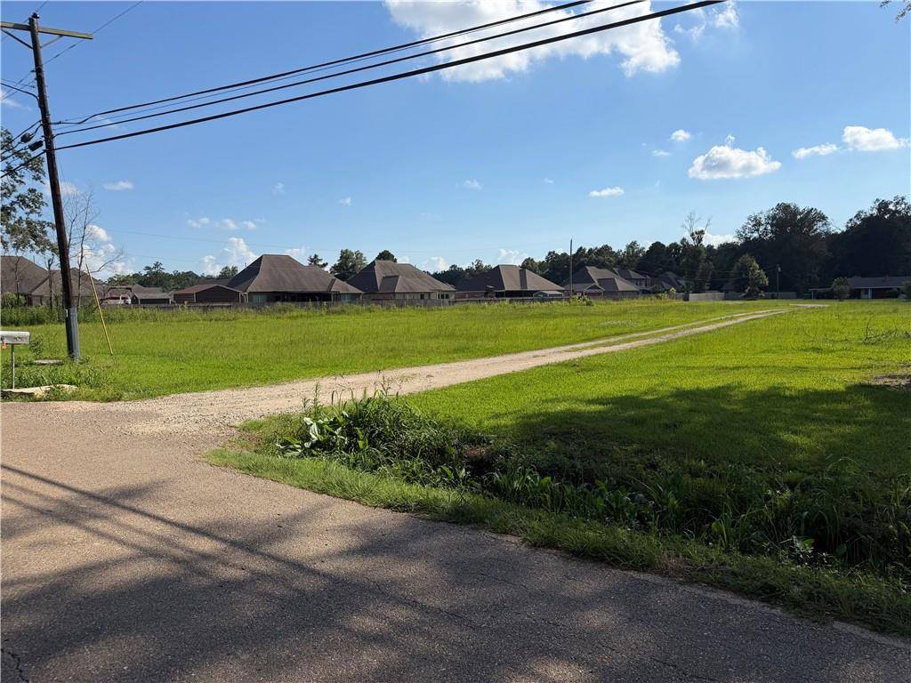 41523 and 41525 Yokum Road, Ponchatoula, LA 70454