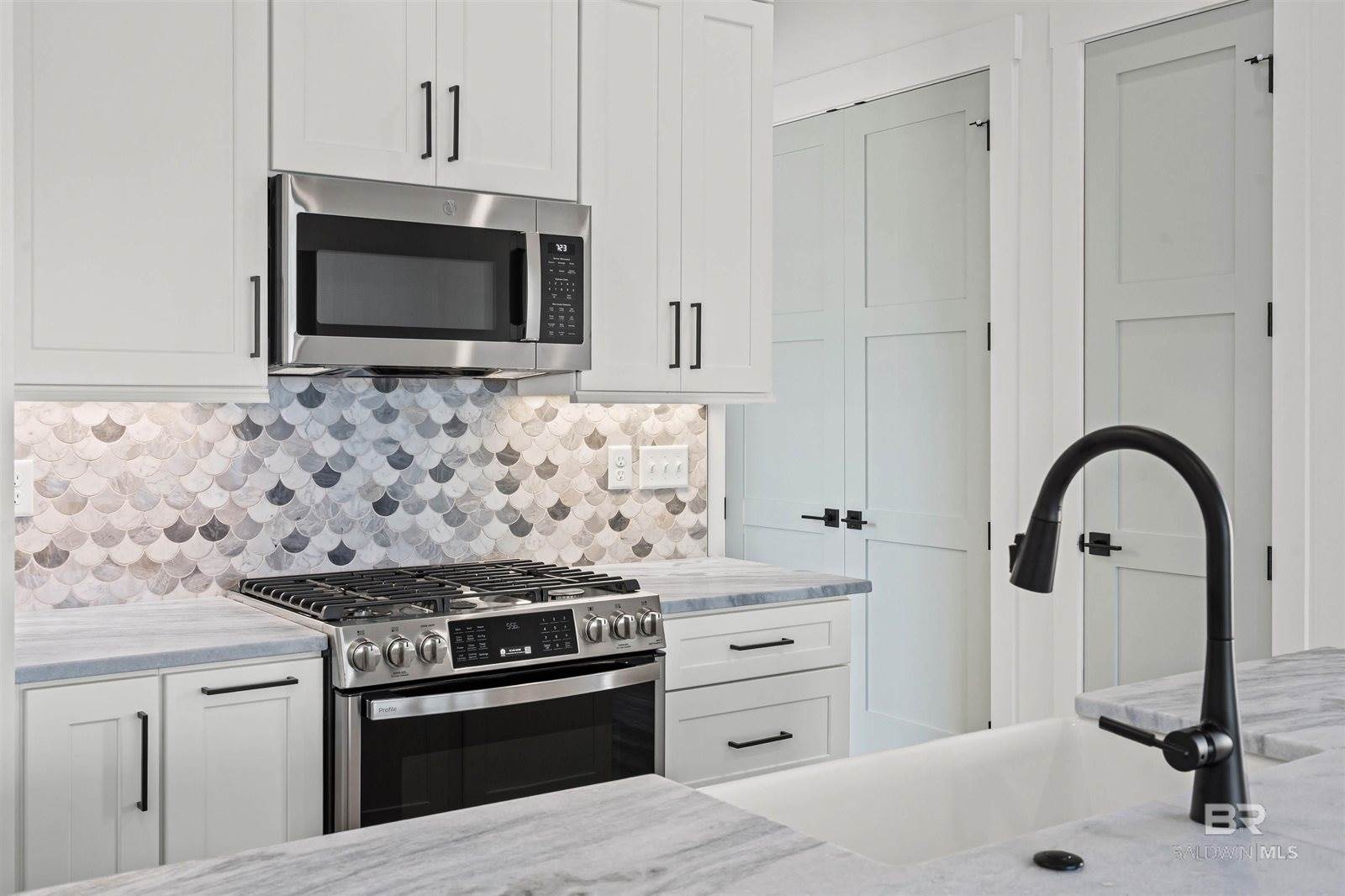 22353 Twin Lakes Circle, Gulf Shores, AL 36542
