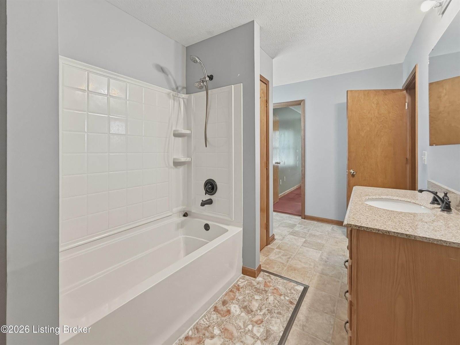 65 Brenda Ct, Brandenburg, KY 40108