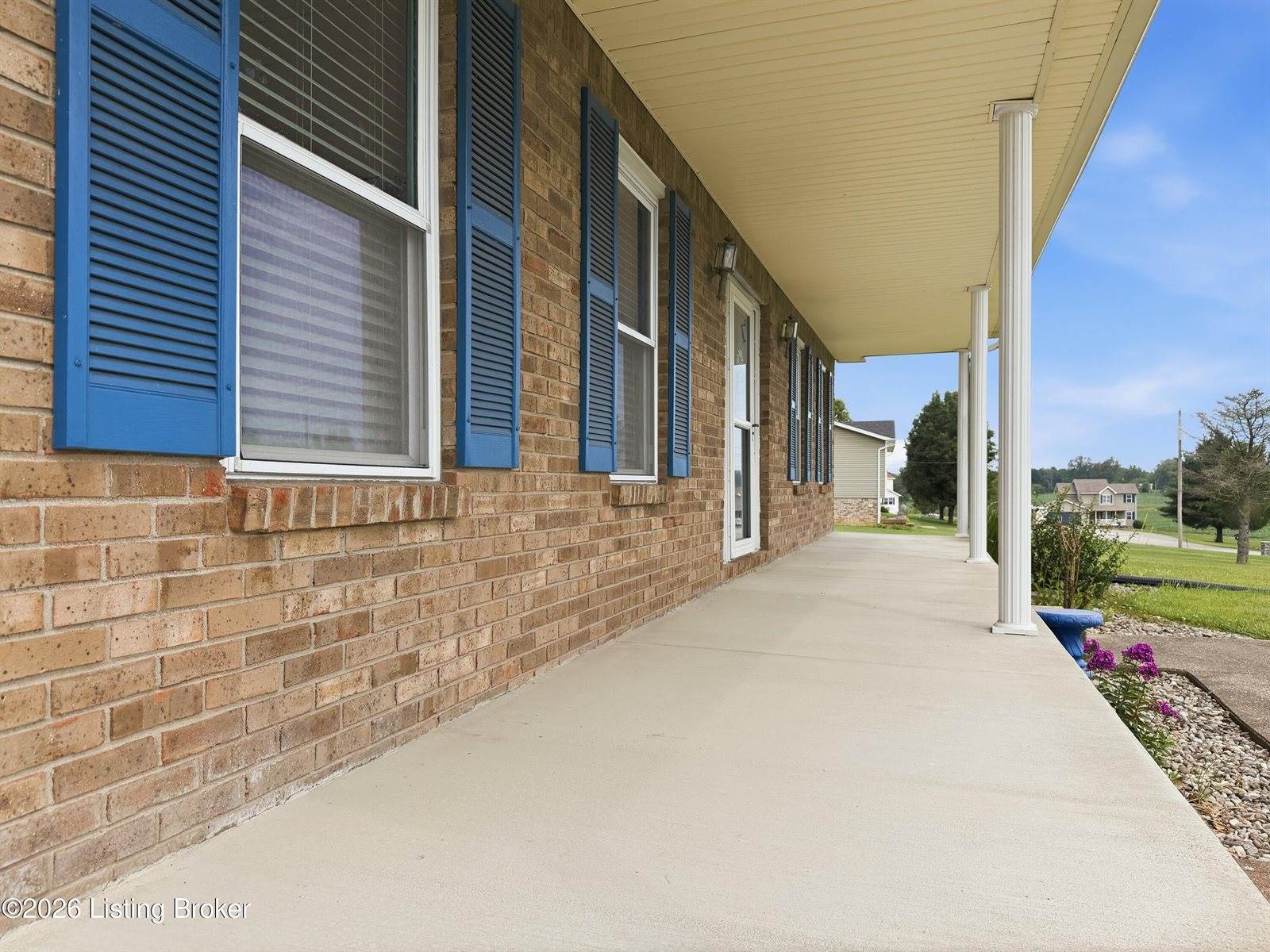 65 Brenda Ct, Brandenburg, KY 40108