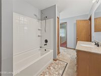 65 Brenda Ct, Brandenburg, KY 40108