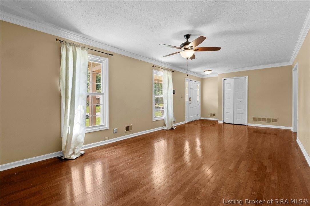118 Clearview Drive, Jeffersonville, IN 47130