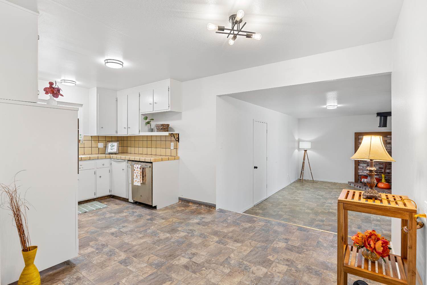 301 Rosa Avenue, Winters, CA 95694