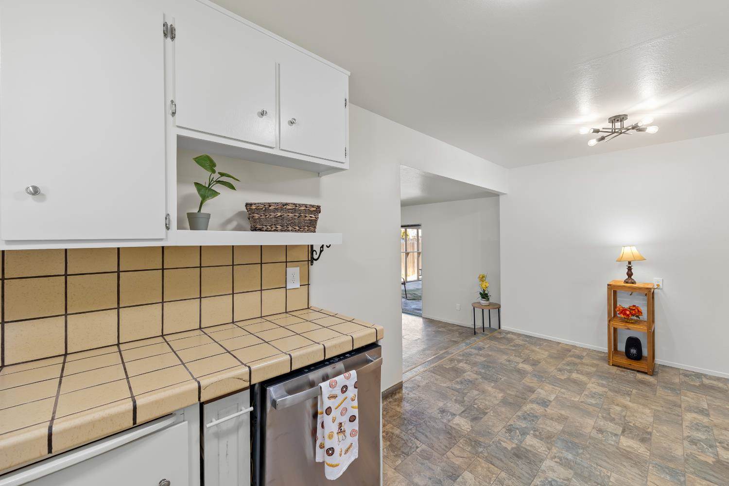 301 Rosa Avenue, Winters, CA 95694