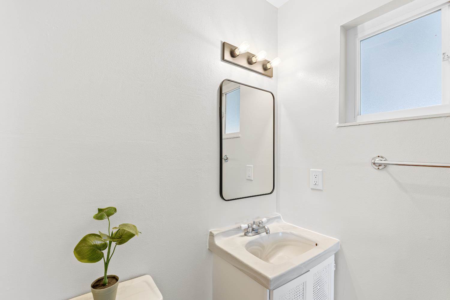 301 Rosa Avenue, Winters, CA 95694