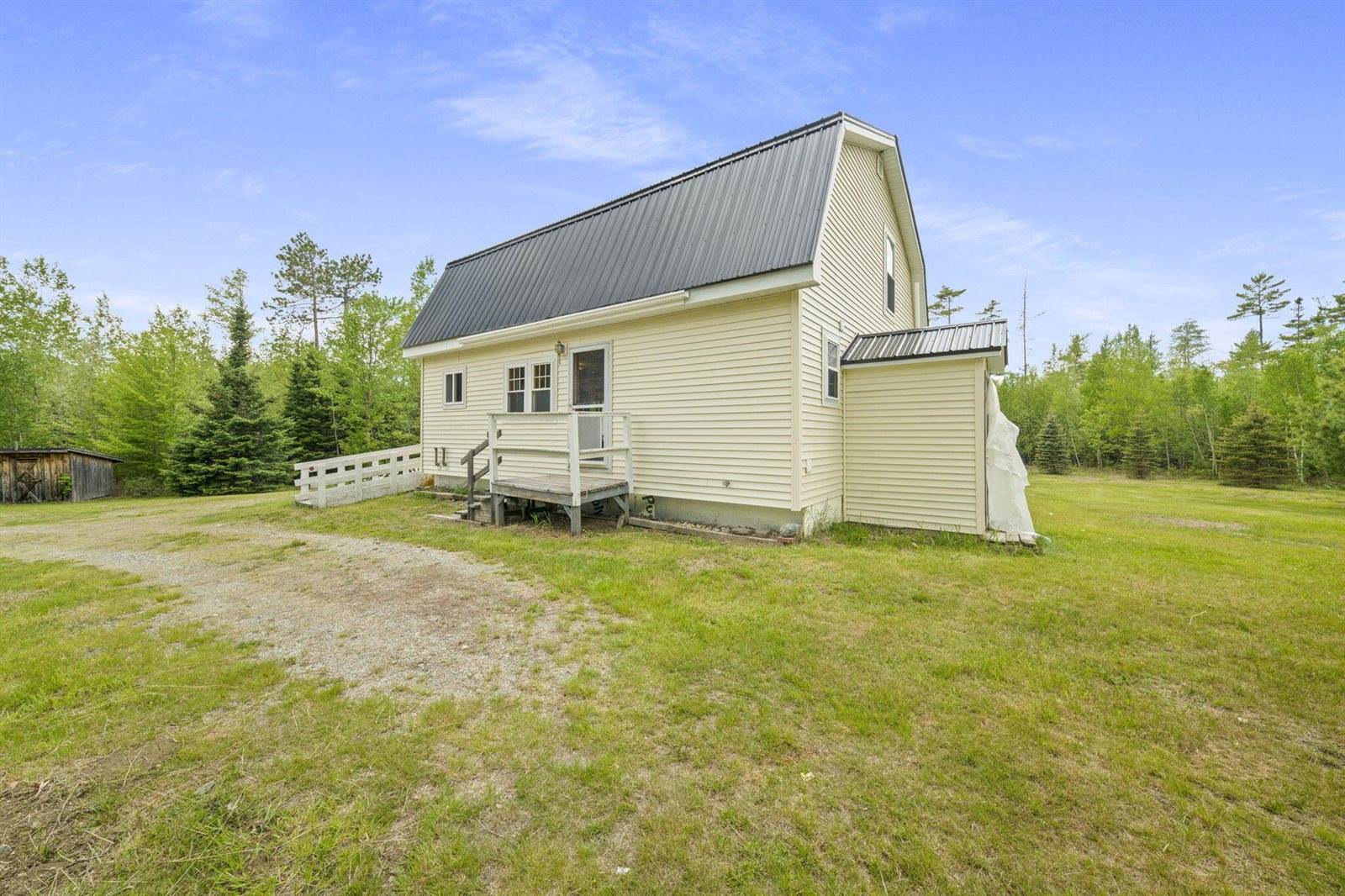 460 Airline Road, Clifton, ME 04428