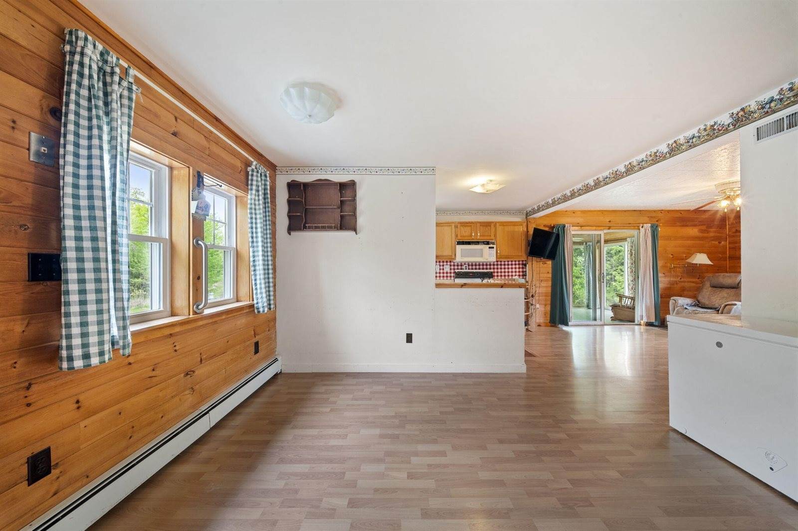 460 Airline Road, Clifton, ME 04428