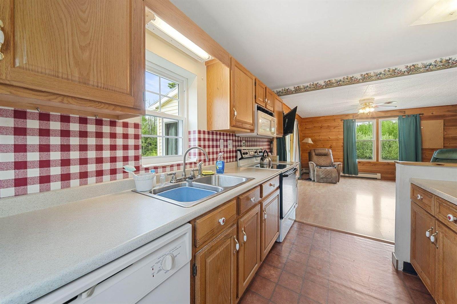 460 Airline Road, Clifton, ME 04428