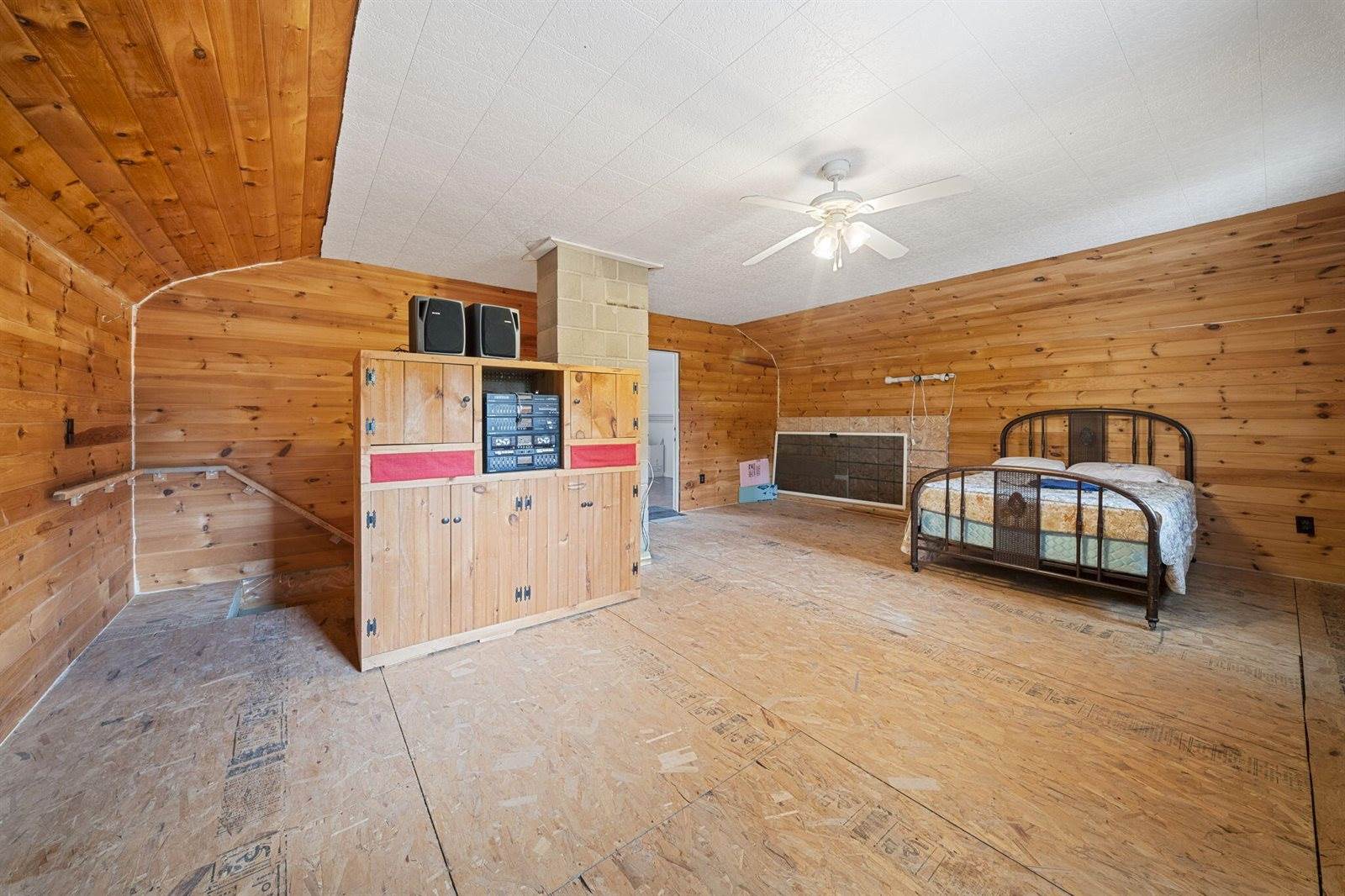 460 Airline Road, Clifton, ME 04428