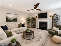3329 Anne de Bourgh Drive, Triangle, VA 22172