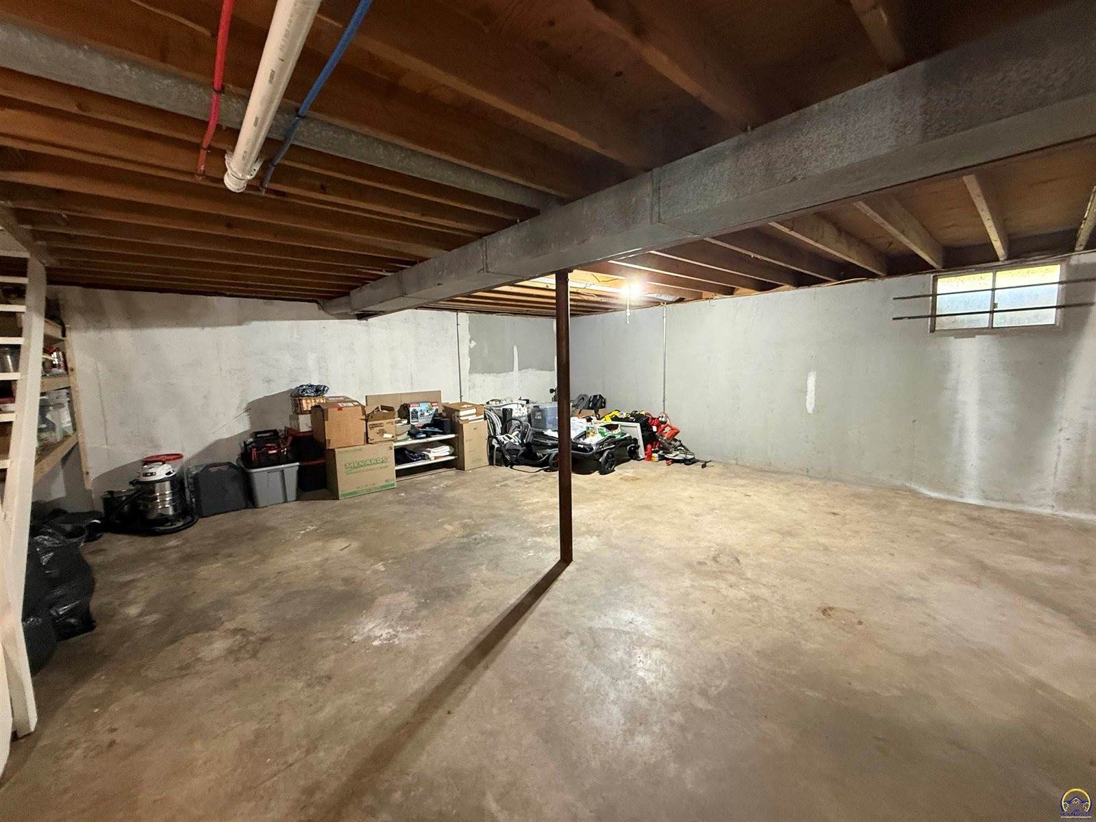 2616 SE Iowa AVE, Topeka, KS 66605