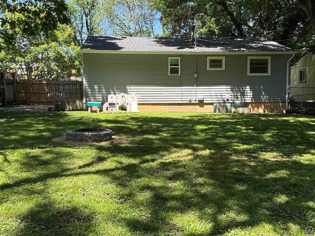 2616 SE Iowa AVE, Topeka, KS 66605