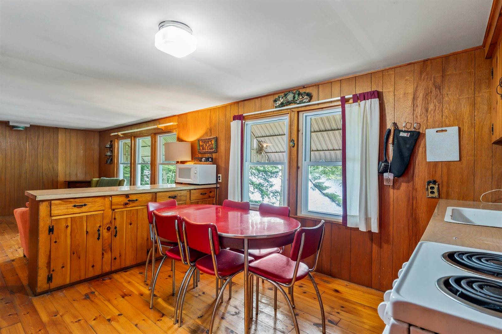 537 Sunflower Lane East, Sidney, ME 04330