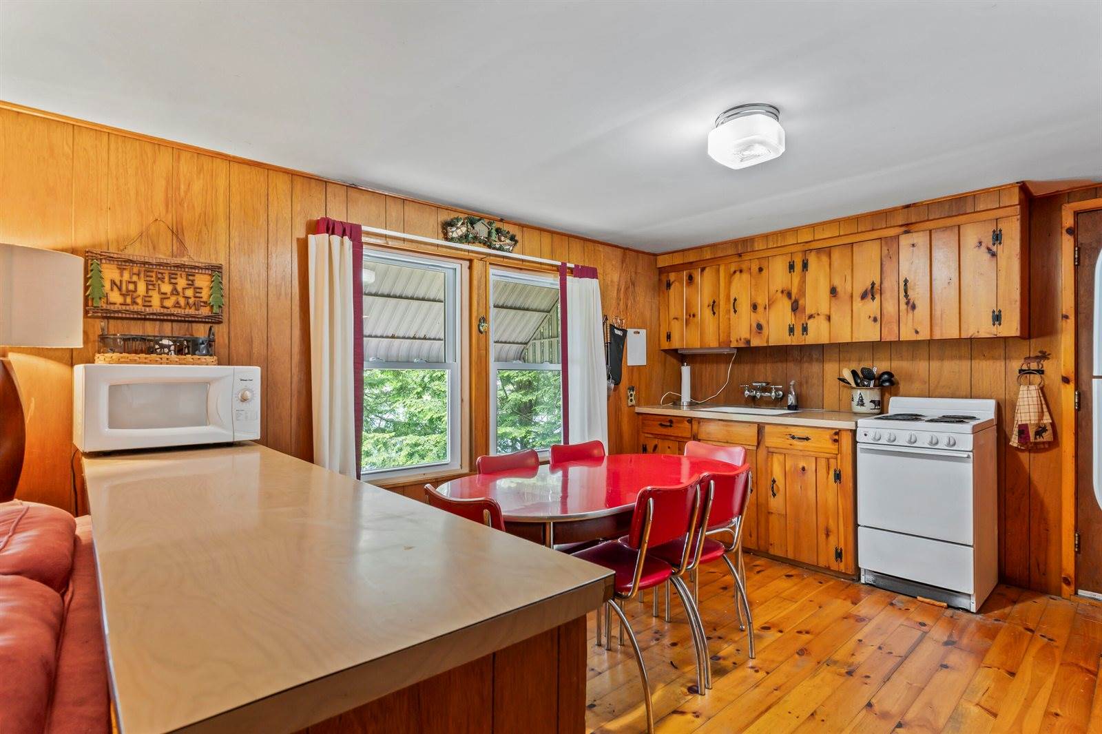 537 Sunflower Lane East, Sidney, ME 04330