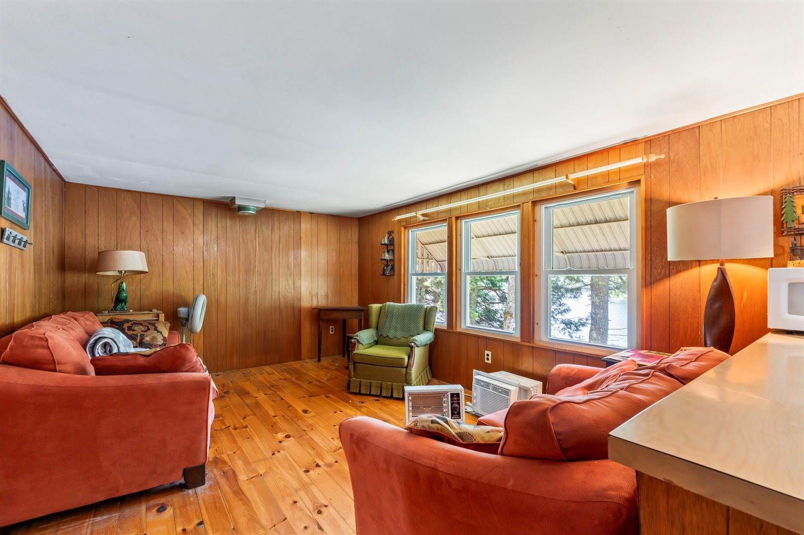 537 Sunflower Lane East, Sidney, ME 04330