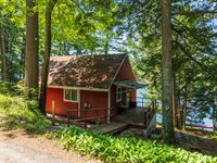 537 Sunflower Lane East, Sidney, ME 04330