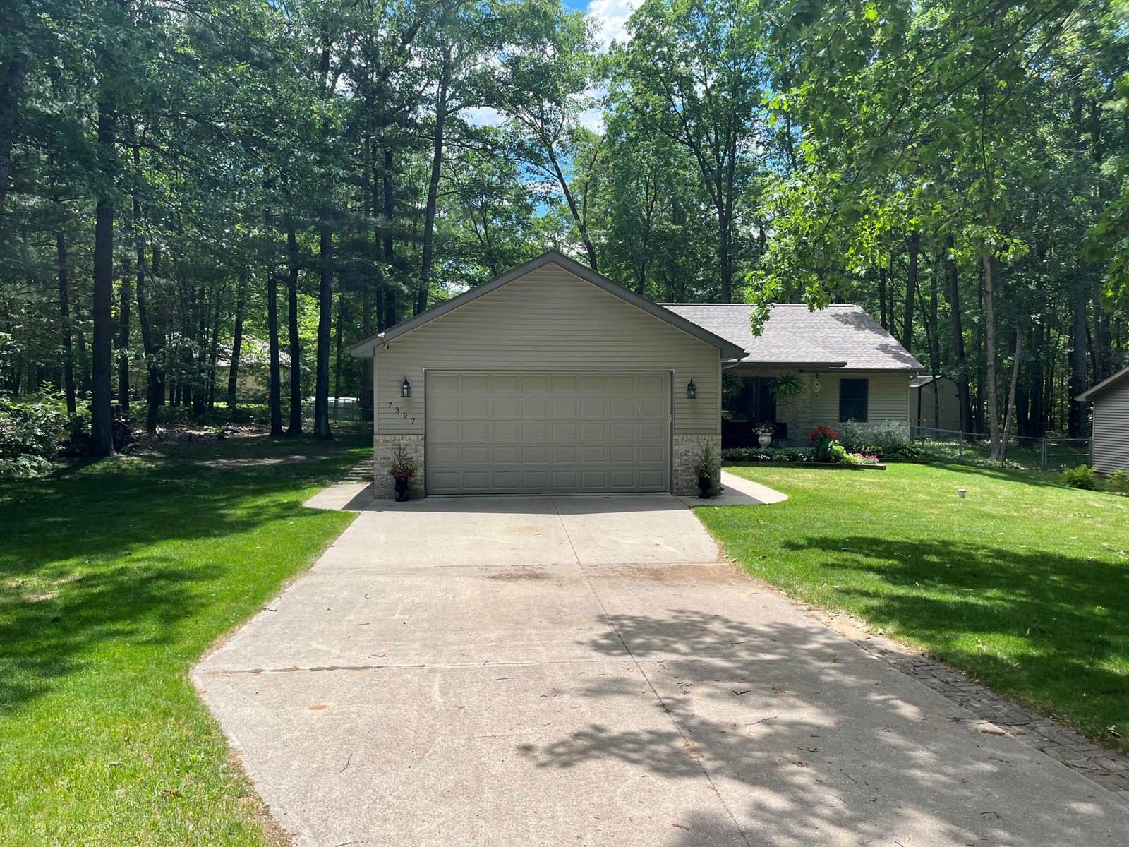 7397 West Nestel Road, Houghton Lake, MI 48629