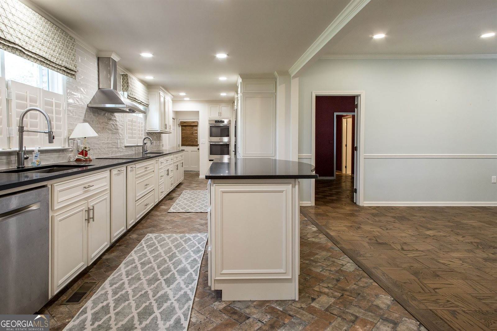 220 Lakeshore Drive, Alma, GA 31510