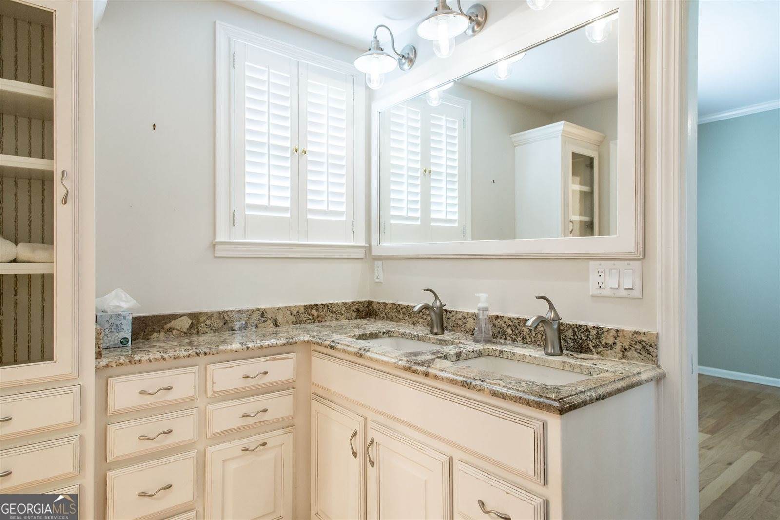 220 Lakeshore Drive, Alma, GA 31510