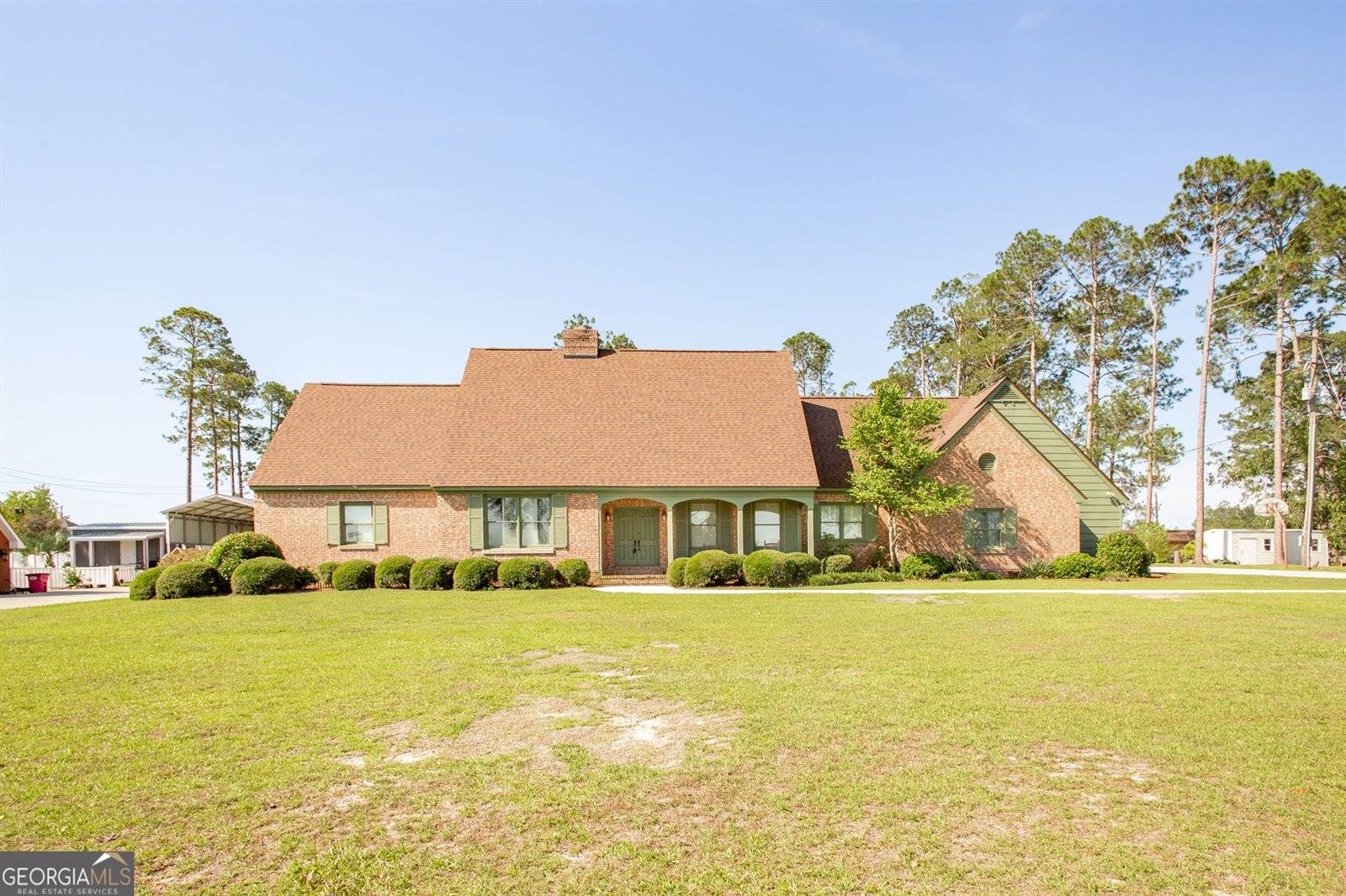 220 Lakeshore Drive, Alma, GA 31510