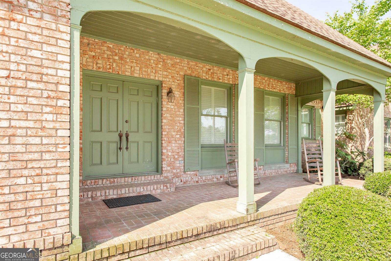 220 Lakeshore Drive, Alma, GA 31510