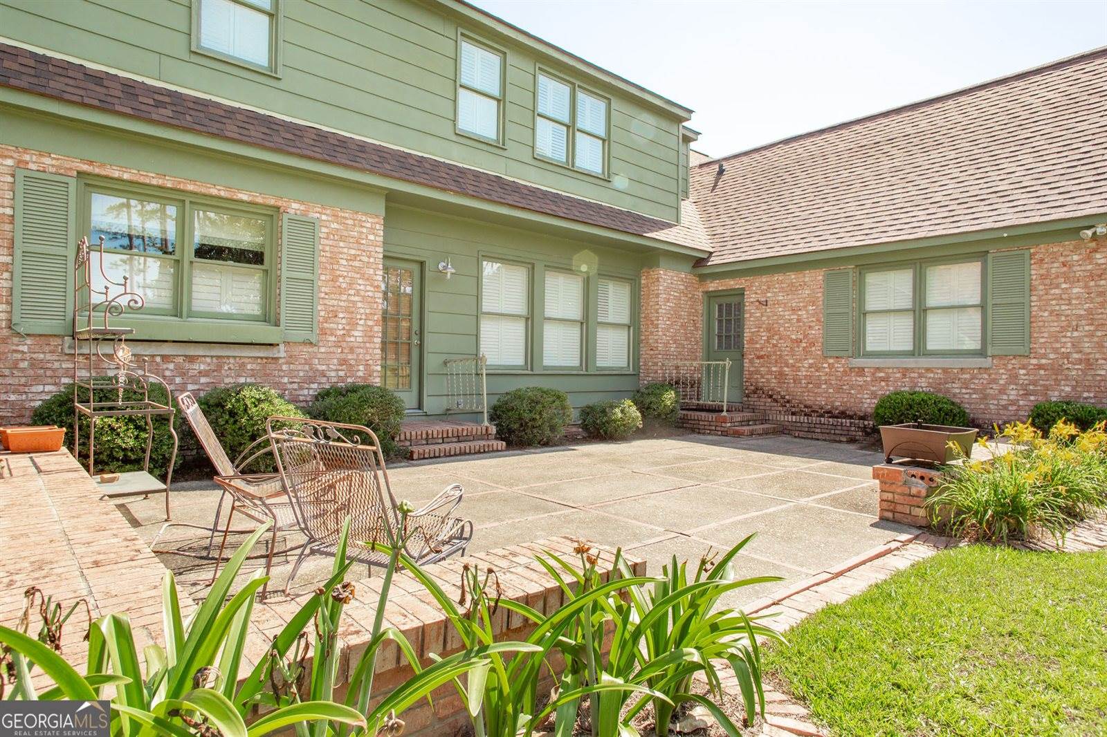 220 Lakeshore Drive, Alma, GA 31510