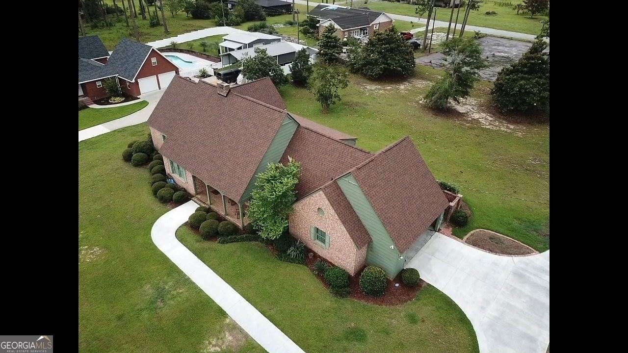 220 Lakeshore Drive, Alma, GA 31510