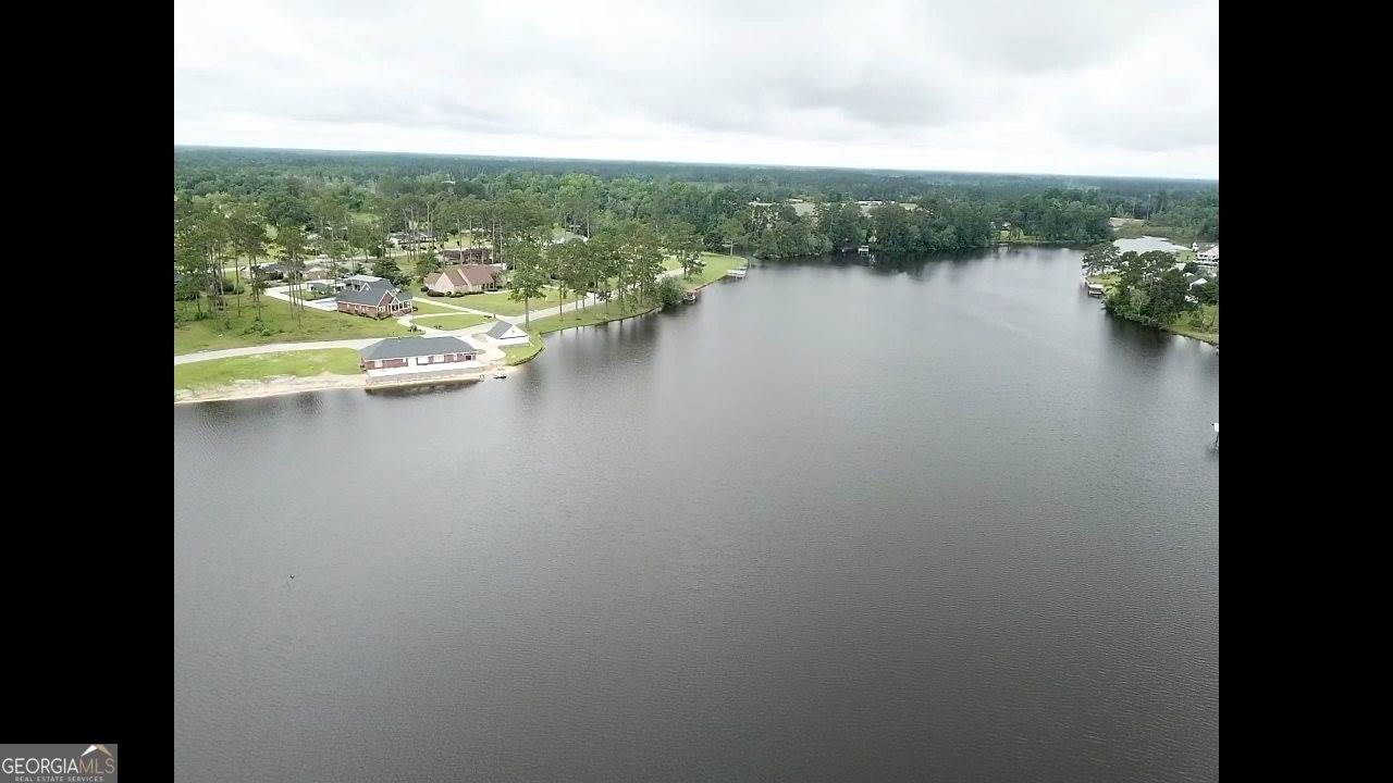 220 Lakeshore Drive, Alma, GA 31510