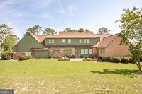 220 Lakeshore Drive, Alma, GA 31510