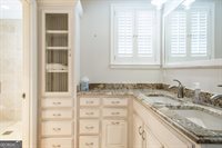 220 Lakeshore Drive, Alma, GA 31510