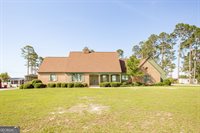 220 Lakeshore Drive, Alma, GA 31510