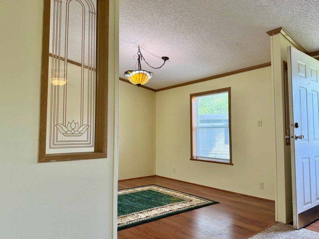 121 Harold Dr, Ashland, OH 44805