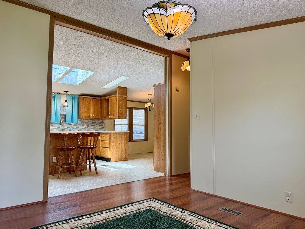 121 Harold Dr, Ashland, OH 44805
