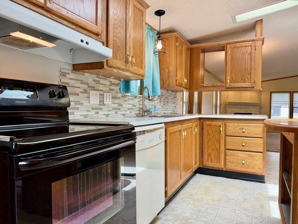 121 Harold Dr, Ashland, OH 44805