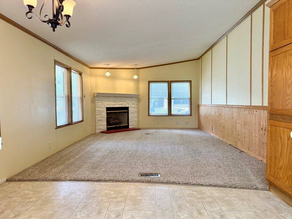 121 Harold Dr, Ashland, OH 44805