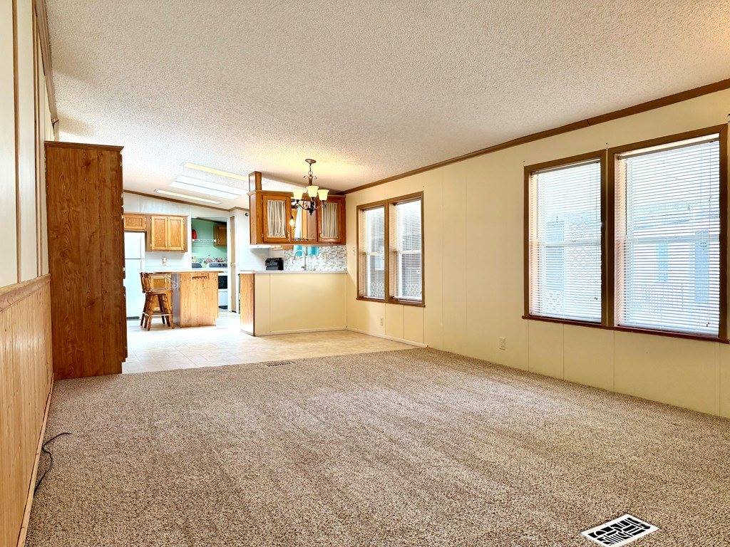 121 Harold Dr, Ashland, OH 44805