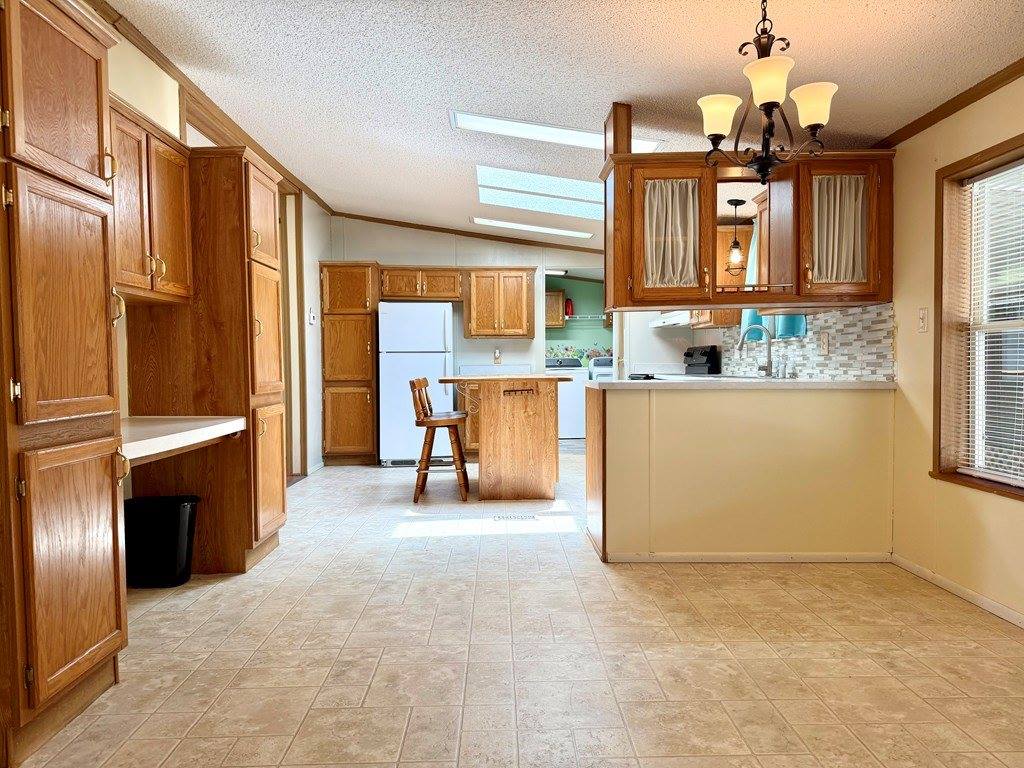 121 Harold Dr, Ashland, OH 44805